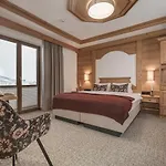 Aparthotel Garni Larcherhof 3*