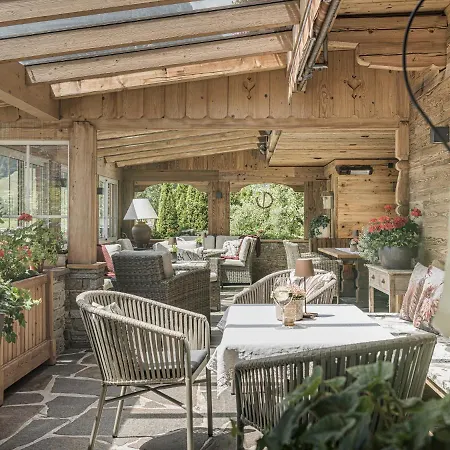 Garni Larcherhof 3* Майрхофен