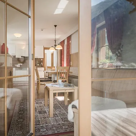Aparthotel Garni Larcherhof Mayrhofen