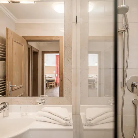 Garni Larcherhof Apart Otel Mayrhofen