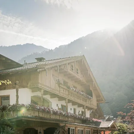Garni Larcherhof 3* Майрхофен