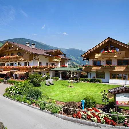 Aparthotel Garni Larcherhof Mayrhofen