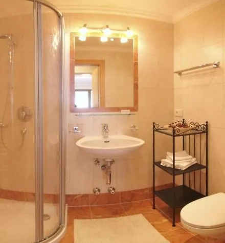 Garni Larcherhof マイヤーホーフェン